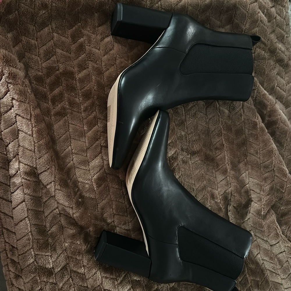 Ankle boots Saks fifth label In boots
